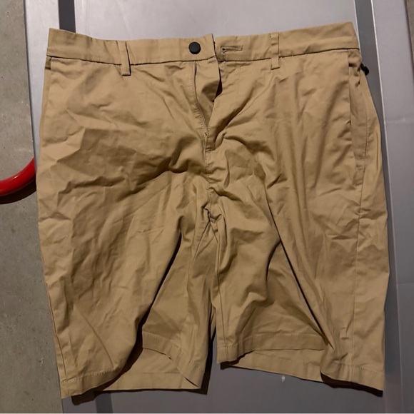 Old Navy Other - Old Navy Men's Cargo Shorts in Tan